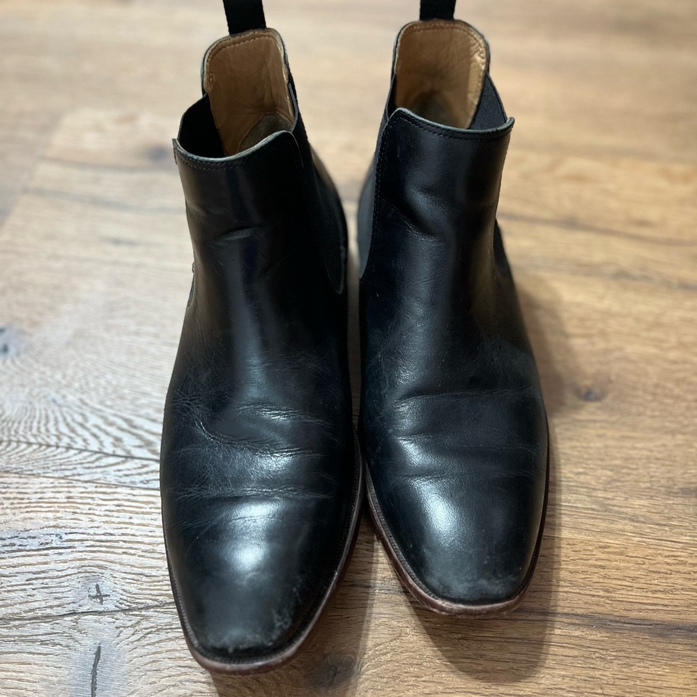 Men's Black Leather Chelsea Boots - Johnston & Murphy